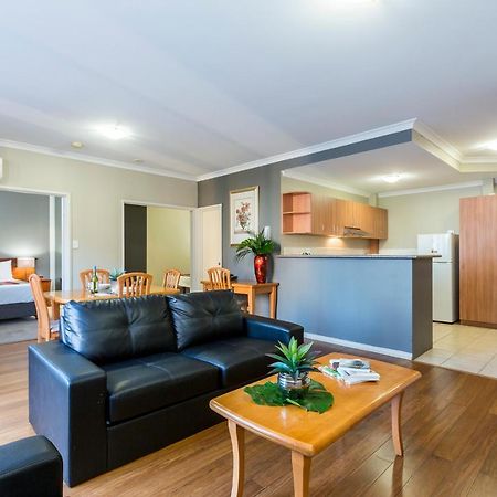 Mont Clare Boutique Apartments Perth Extérieur photo