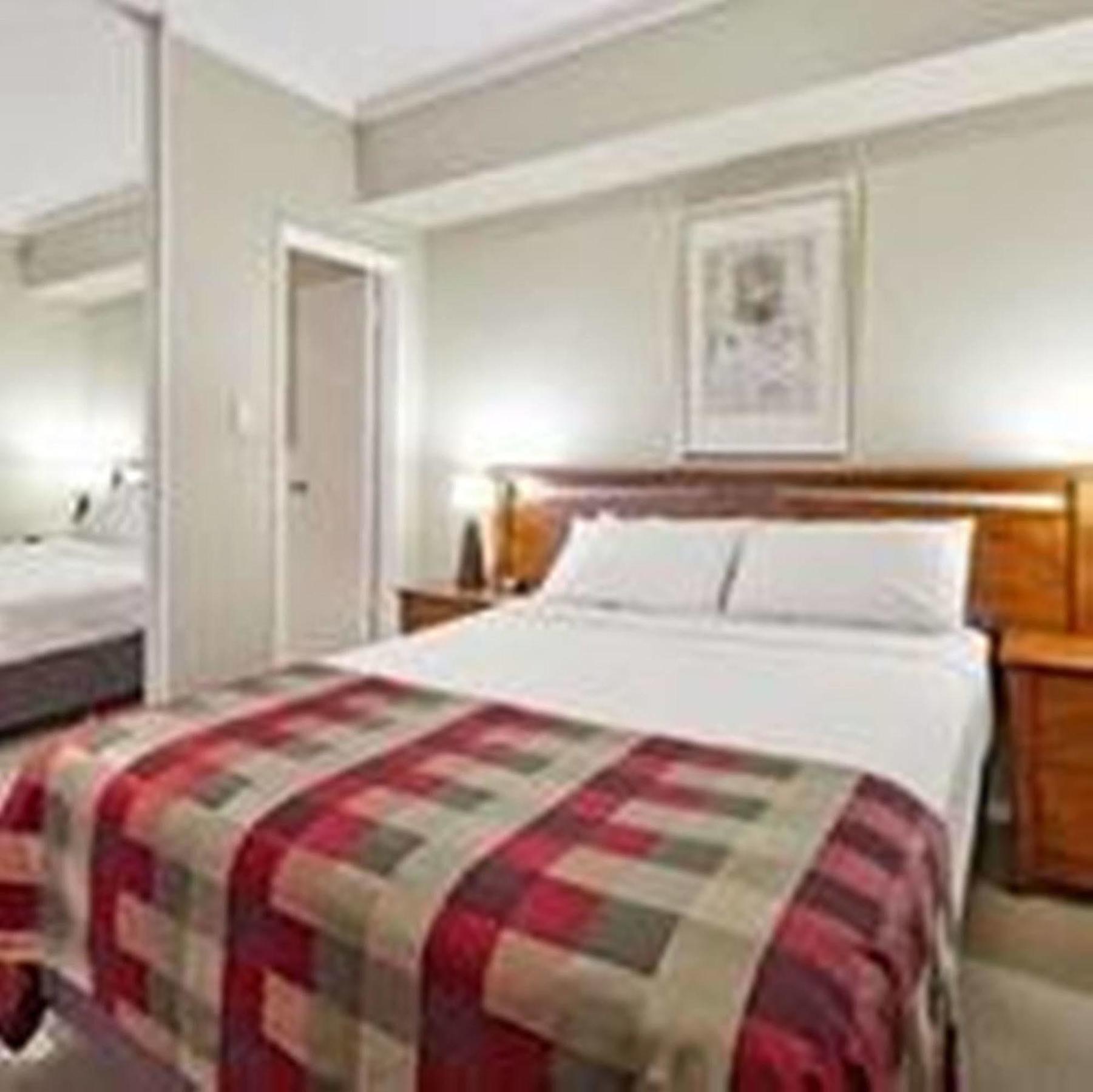 Mont Clare Boutique Apartments Perth Extérieur photo