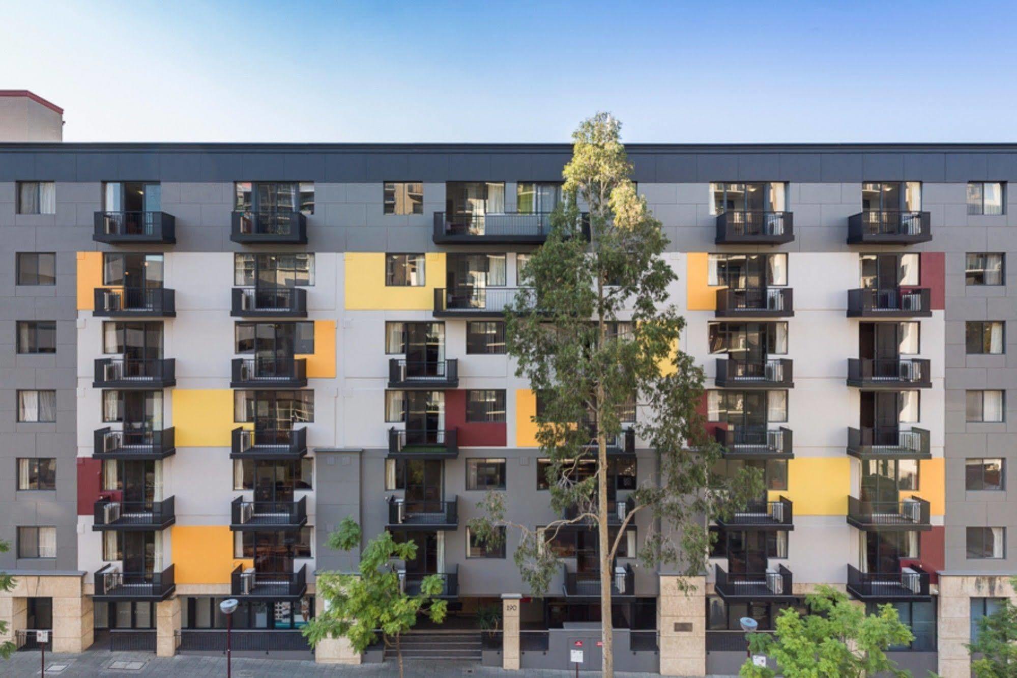 Mont Clare Boutique Apartments Perth Extérieur photo