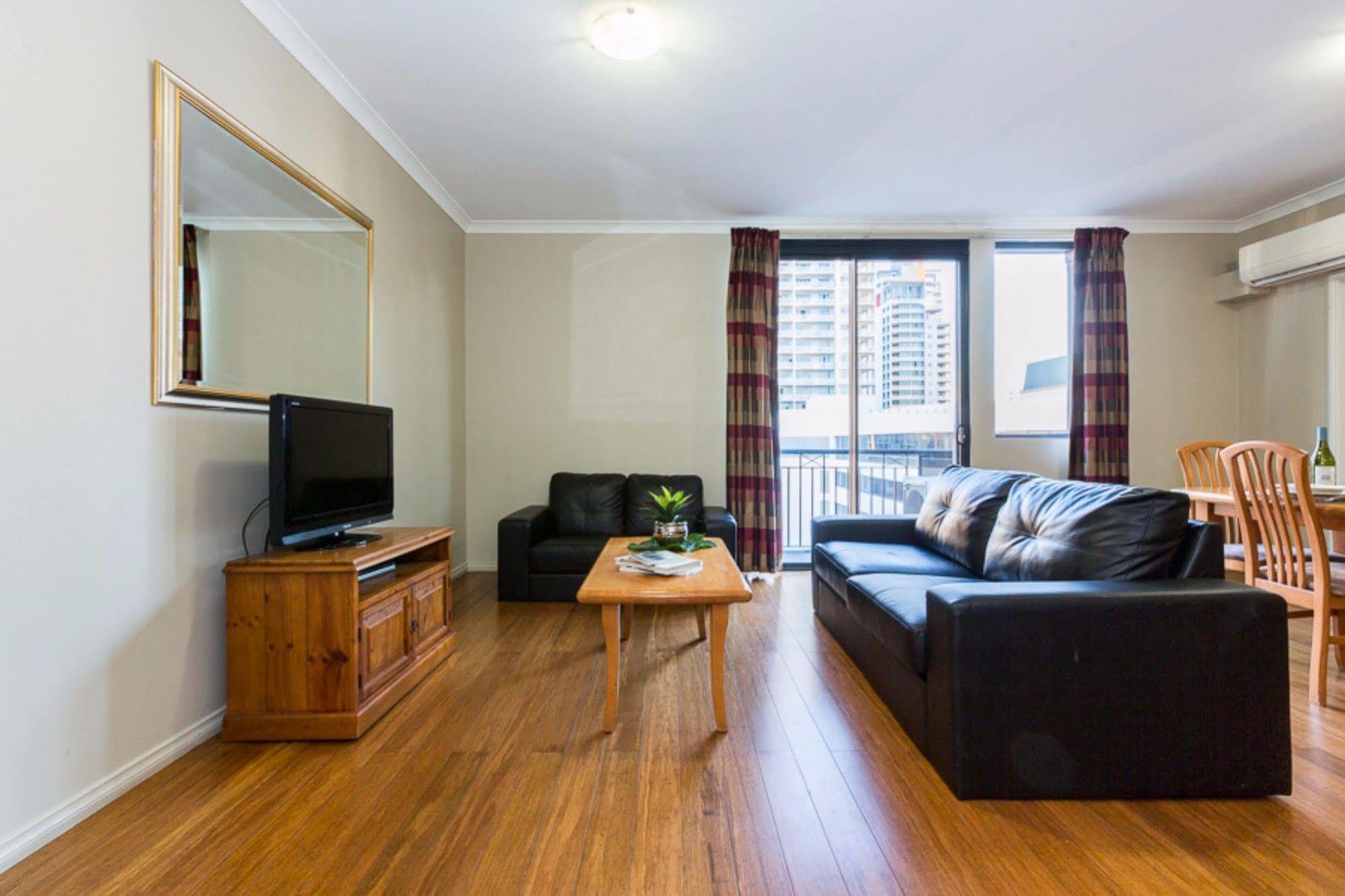 Mont Clare Boutique Apartments Perth Extérieur photo
